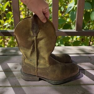 Ariat Brown Cowboy boots Rambler square toe 8.5 D